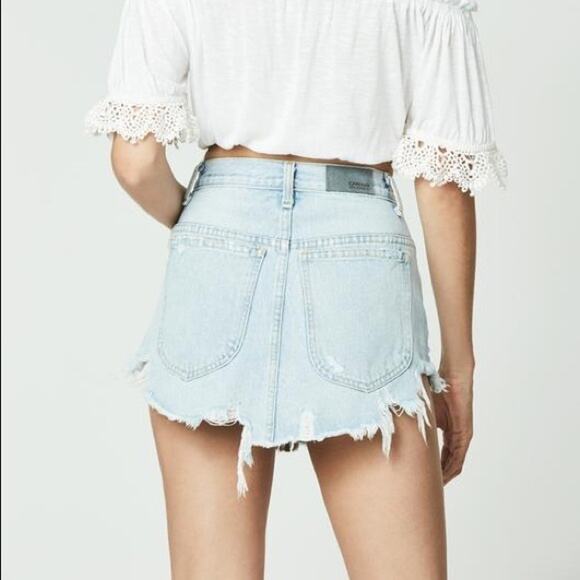 Carmar Full Zip Light Wash Distressed Raw Hem Denim Skirt Size 26 - Picture 5 of 10